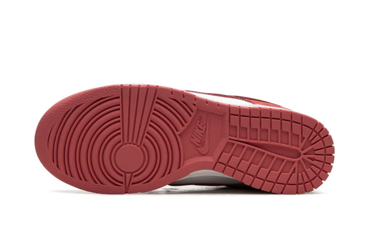 Womens Nike Dunk Low (Valentines Day)