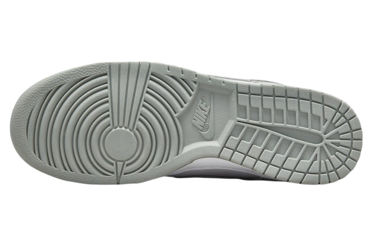 Nike Dunk Low Retro SE (Light Plumice)