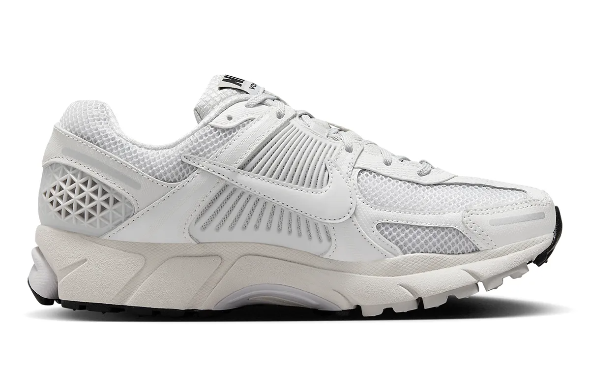 Womens Nike Zoom Vomero 5 (White/Vast Grey-Black Sail)