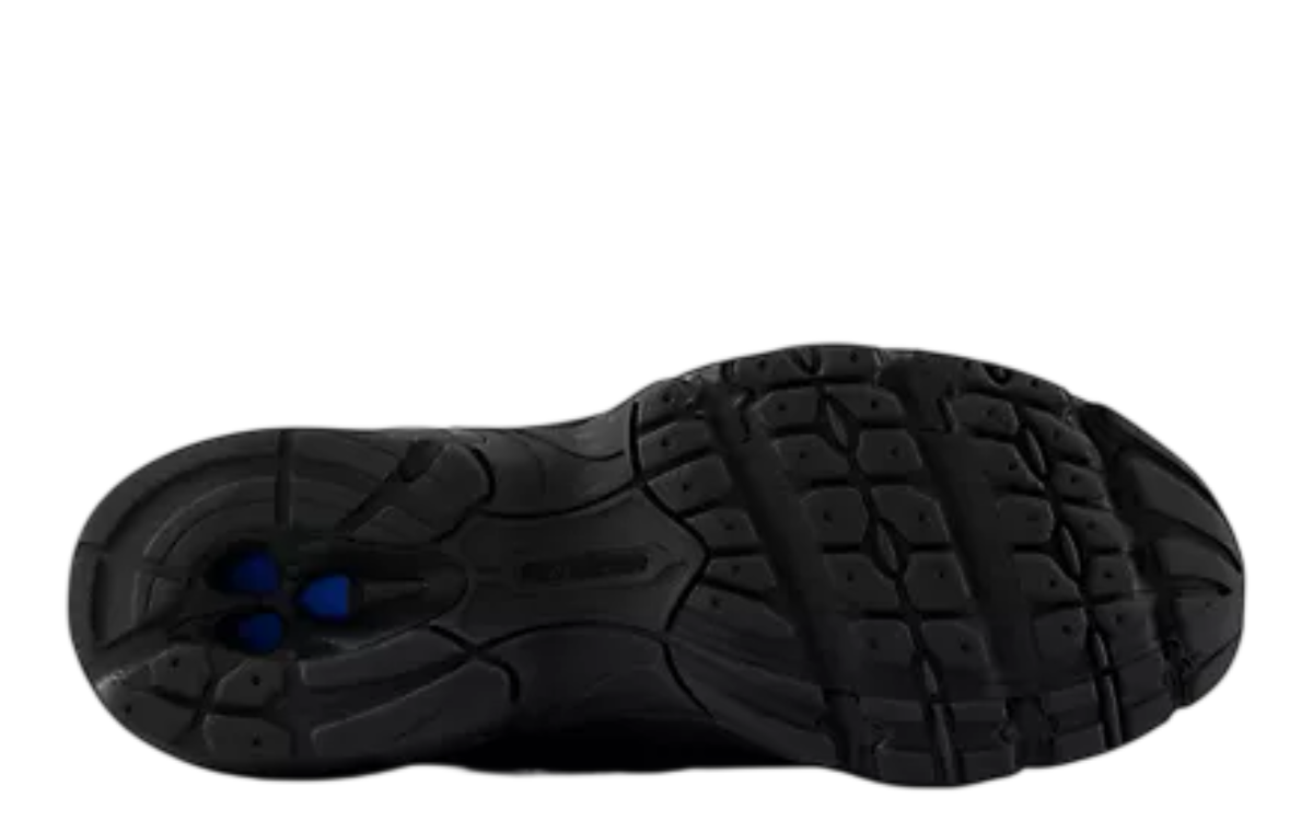 New Balance 740 (Black)