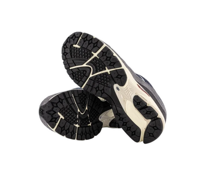 New Balance 2002R (Grey/Navy)