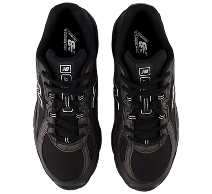 New Balance 740 (Black)