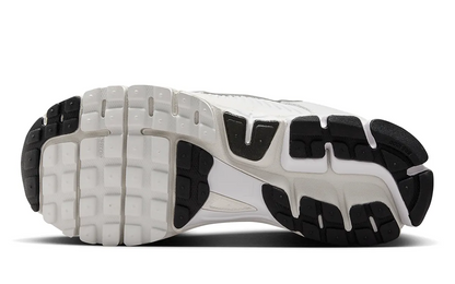 Womens Nike Zoom Vomero 5 (White/Vast Grey-Black Sail)