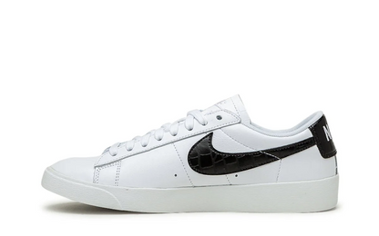 Womens Nike Blazer Low (Black/White)