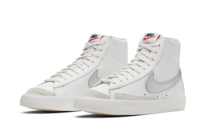 Womens Nike Blazer Mid '77 (White/Silver)