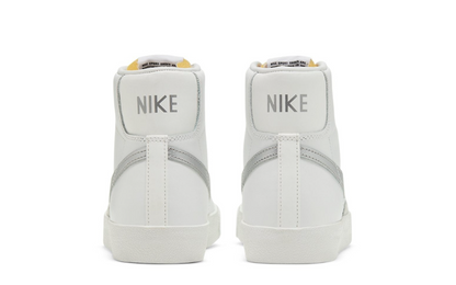 Womens Nike Blazer Mid '77 (White/Silver)