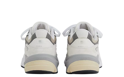 Womens New Balance Made in USA 990v6 (Grey)