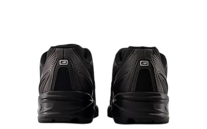 New Balance 740 (Black)