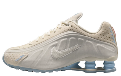 Womens Nike Shox R4 (Pale Ivory)