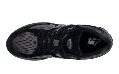 New Balance 2002R (Black/Dark Grey)