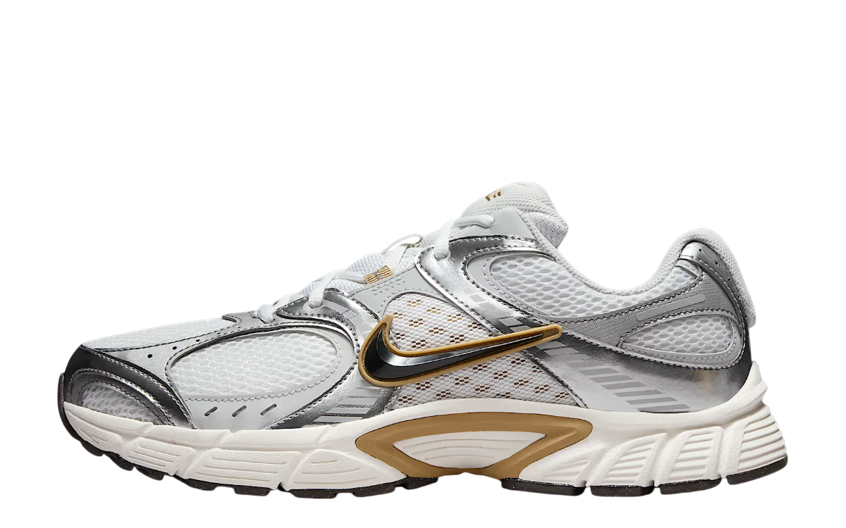 Nike V5 RNR running shoes – lightweight and responsive design with cushioned sole for everyday running and training.