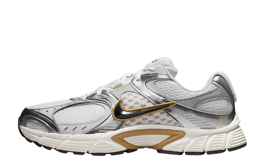 Nike V5 RNR running shoes – lightweight and responsive design with cushioned sole for everyday running and training.