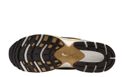 Nike V5 RNR running shoe sole showing cushioning, traction, and flexible design for optimal performance.