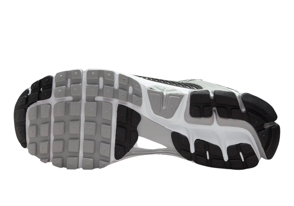 Nike Zoom Vomero 5 (Metallic Silver/Black)